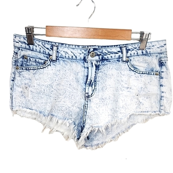 BLUE SPICE Distressed Short Jean Shorts Size 13 - Picture 1 of 7